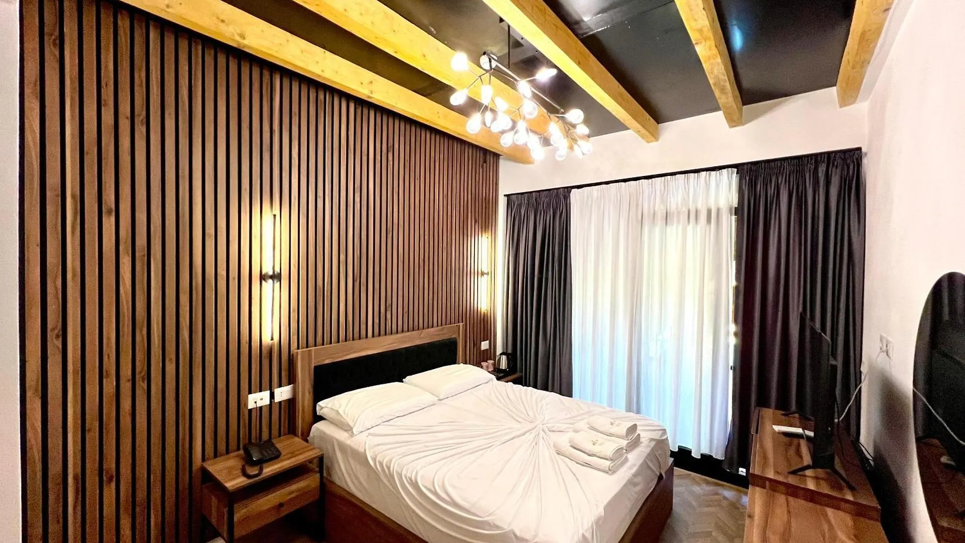 Troja Resort - Hotel & Restaurant Shupenze