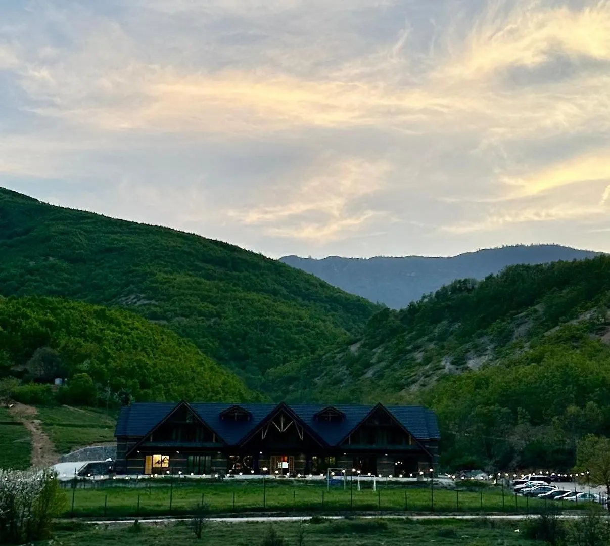 Troja Resort - Hotel & Restaurant Shupenze 4*,