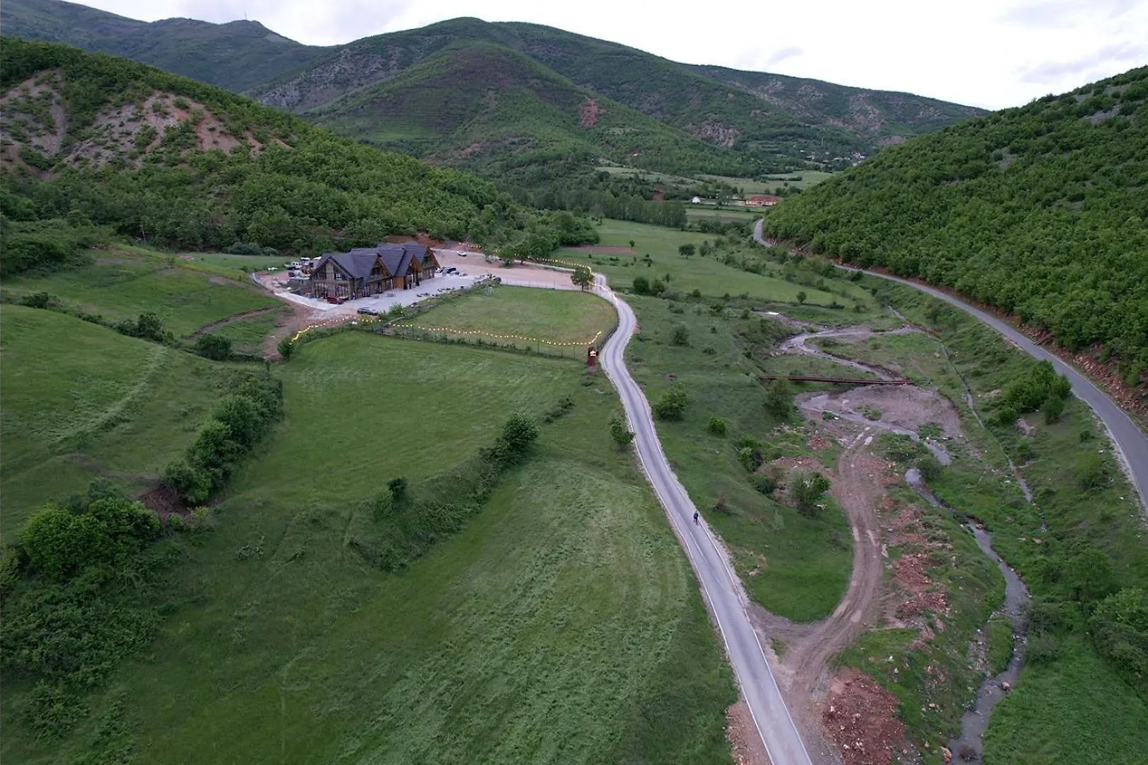 Troja Resort - Hotel & Restaurant Shupenze 4*,