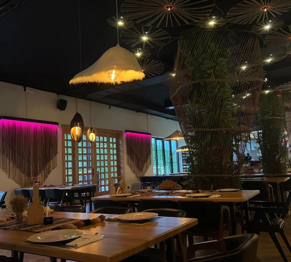 Troja Resort - Hotel & Restaurant Shupenze